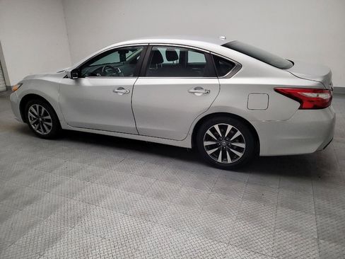 Used 2017 Nissan Altima 2.5 SV FWD image 3