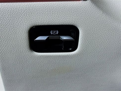 Used 2023 Mercedes-Benz S 500 4MATIC image 11