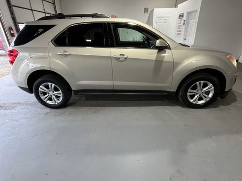 Used 2012 Chevrolet Equinox LT w/ Driver Convenience Package image 2