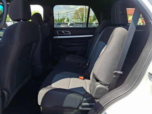 Used 2017 Ford Explorer XLT w/ Equipment Group 201A image 10
