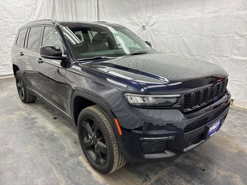 Certified 2024 Jeep Grand Cherokee L Limited w/ Luxury Tech Group II AWD/4WD image 4