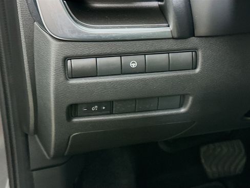 Used 2023 Nissan Rogue SV AWD/4WD image 17