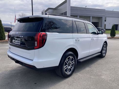 Used 2025 Ford Expedition Active image 3