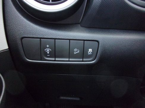 Used 2023 Hyundai Kona SEL AWD/4WD image 15