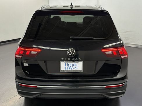 Used 2024 Volkswagen Tiguan SE image 10