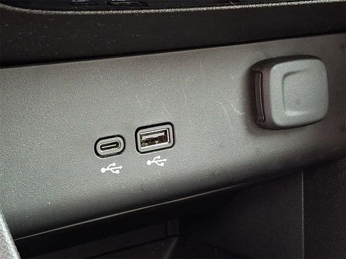 Used 2024 Buick Encore GX Sport Touring image 24