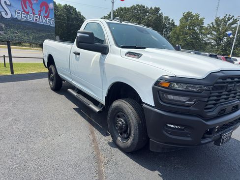 Used 2025 RAM 2500 Tradesman AWD/4WD image 3