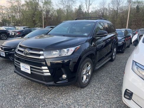 Used 2017 Toyota Highlander Limited w/ Carpet Mat Package image 1