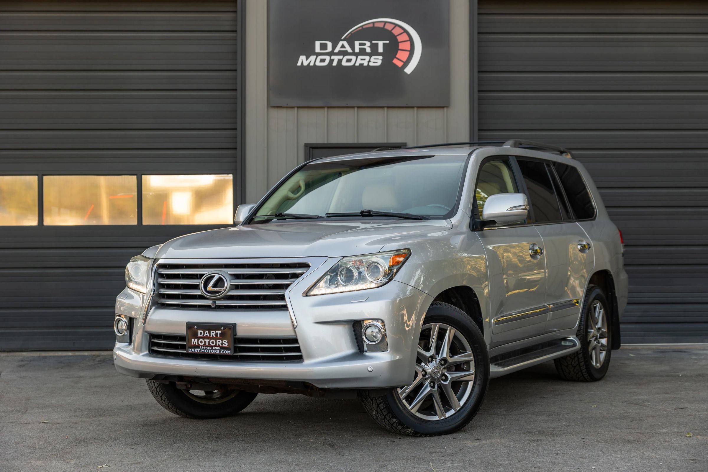 Used 2013 Lexus LX 570 4WD image 1