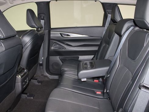 Used 2023 INFINITI QX60 Luxe w/ Vision Package FWD image 18