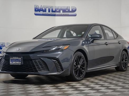 Certified 2025 Toyota Camry SE image 3