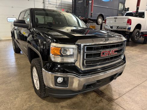 Used 2015 GMC Sierra 1500 SLE w/ SLE Value Package image 1