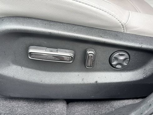 Used 2022 Honda CR-V Touring image 13
