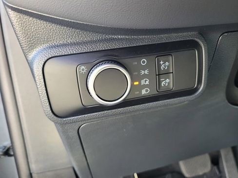 Used 2026 Ford Explorer Active AWD/4WD image 17