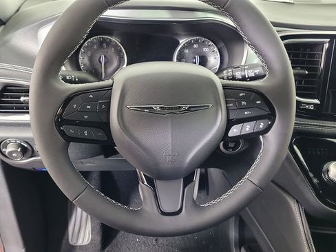 New 2026 Chrysler Pacifica Limited w/ S Appearance Package image 16