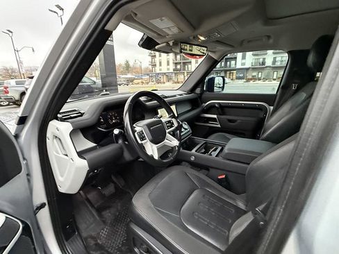 Used 2020 Land Rover Defender 110 First Edition AWD/4WD image 28