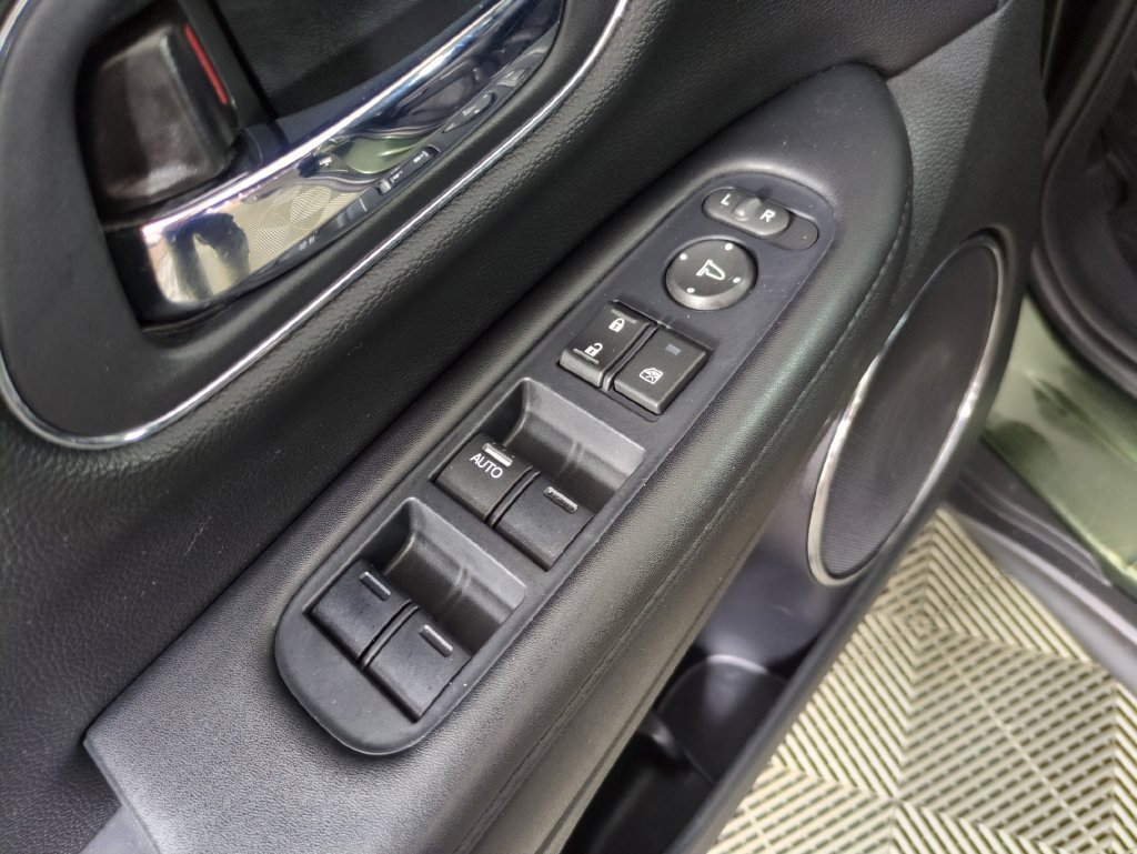 Used 2018 Honda HR-V EX-L image 15