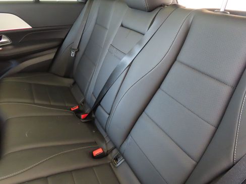 Used 2025 Mercedes-Benz GLE 350 4MATIC image 27