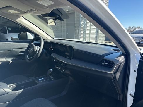 Used 2025 Nissan Kicks SV image 15