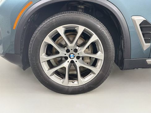 Used 2024 BMW X5 xDrive40i w/ Premium Package AWD/4WD image 33