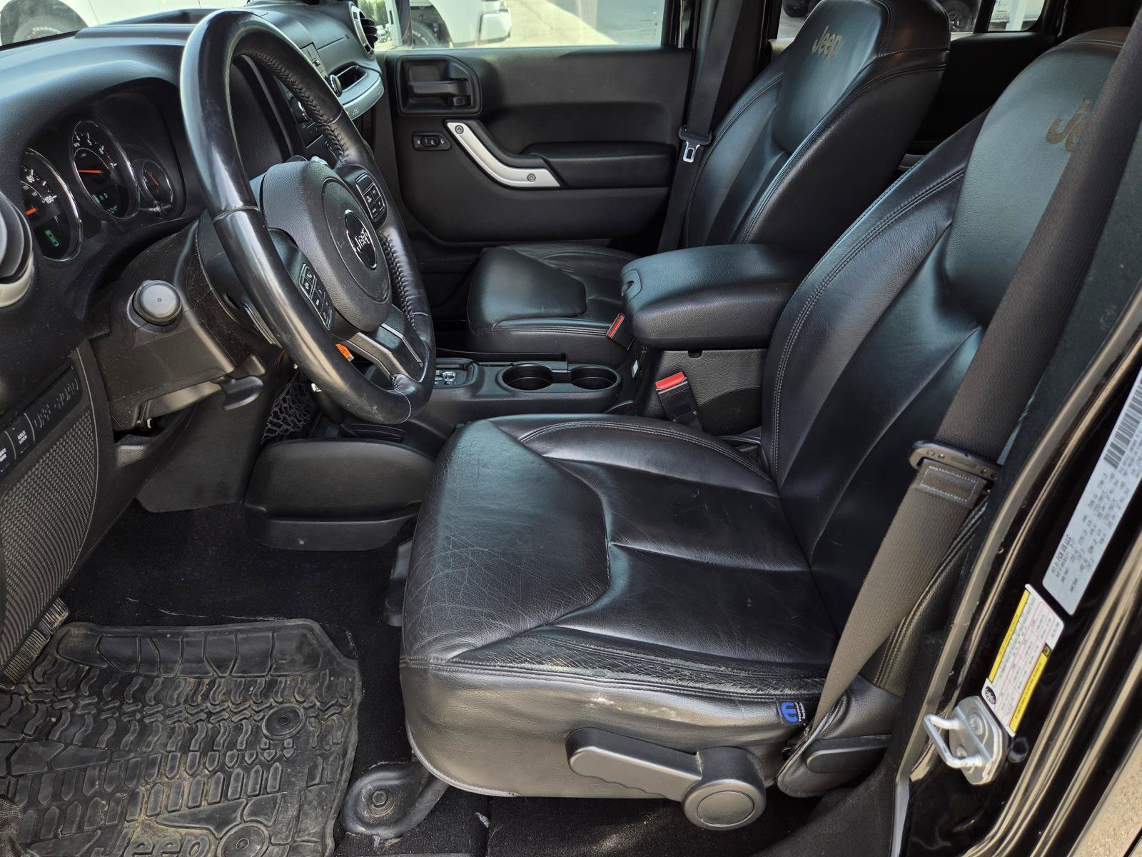 Used 2017 Jeep Wrangler Unlimited Rubicon w/ Connectivity Group AWD/4WD image 23