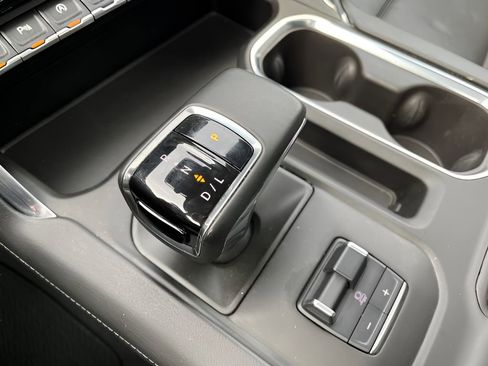 Used 2024 GMC Sierra 1500 Denali AWD/4WD image 23