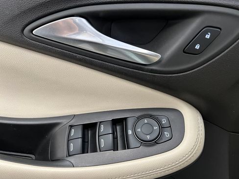 Used 2024 Buick Encore GX Sport Touring FWD image 15