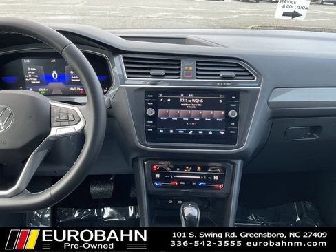 Used 2022 Volkswagen Tiguan SE image 16