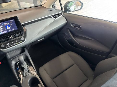 Used 2025 Toyota Corolla LE FWD image 28