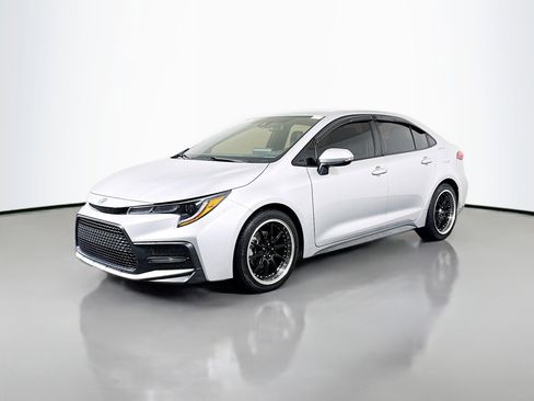 Used 2022 Toyota Corolla SE image 4