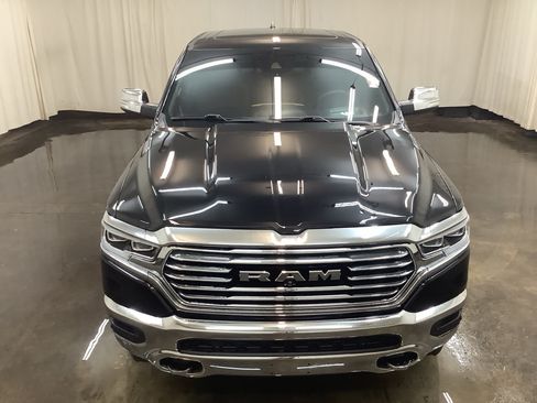 Used 2022 RAM 1500 Limited AWD/4WD image 2