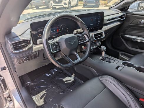 Used 2025 Ford Mustang Premium RWD image 20