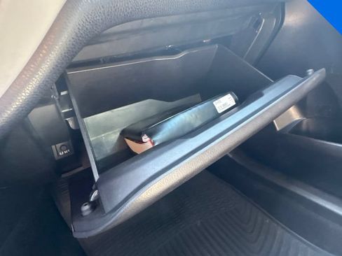 Used 2019 Toyota Corolla LE FWD image 35