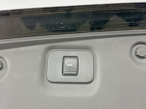 Used 2017 Nissan Pathfinder SL w/ SL Tech Package image 32