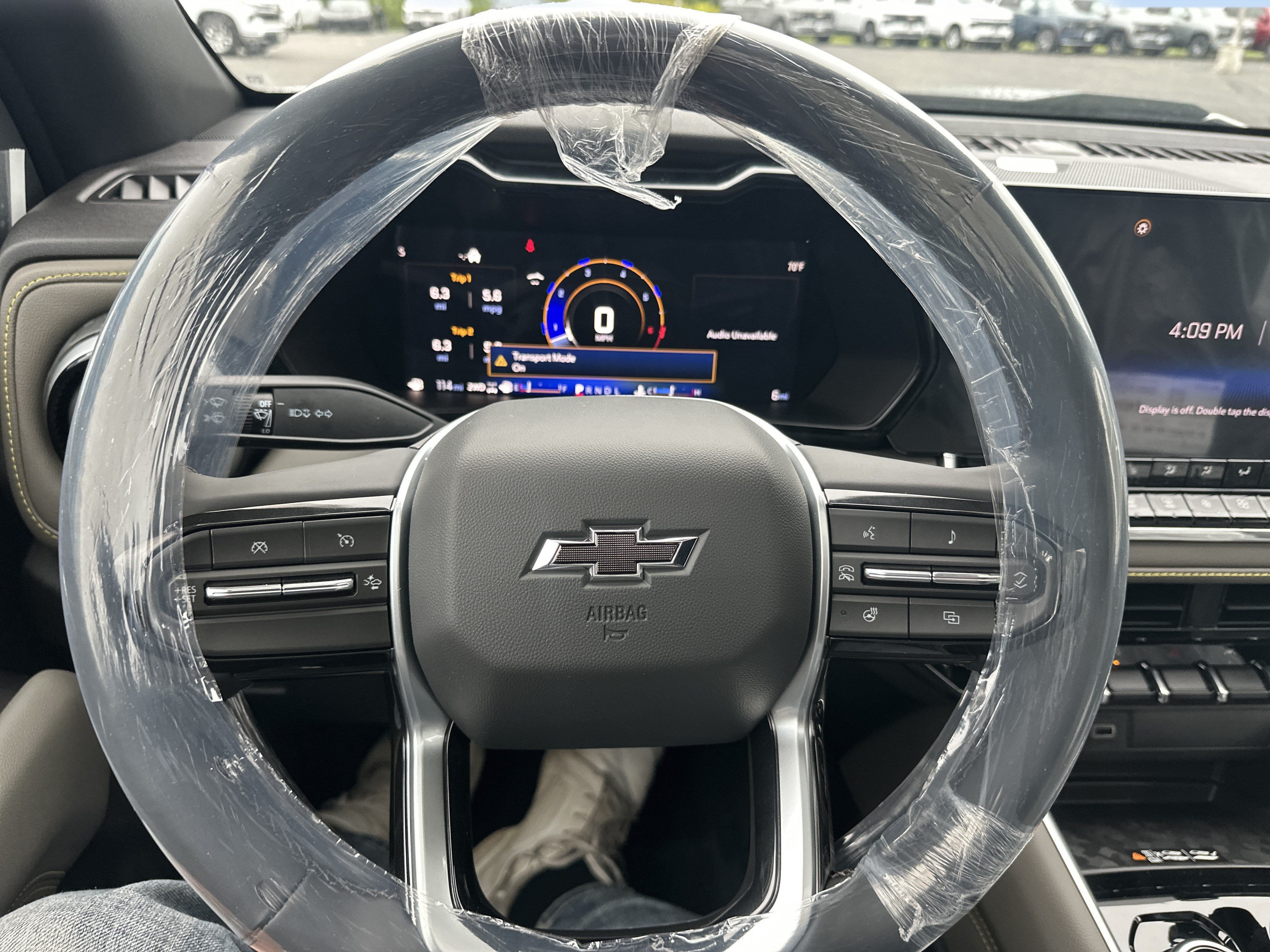 New 2026 Chevrolet Colorado ZR2 w/ Technology Package AWD/4WD image 15