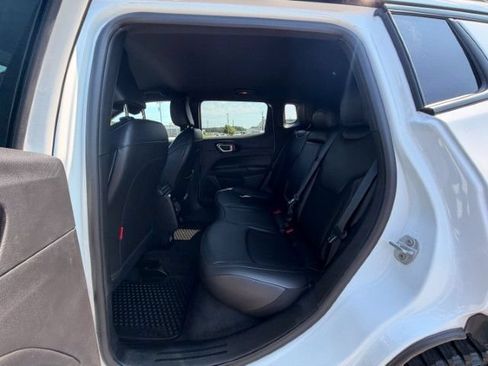 Used 2025 Jeep Compass Trailhawk AWD/4WD image 12