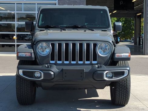 Used 2018 Jeep Wrangler Unlimited Sahara image 7
