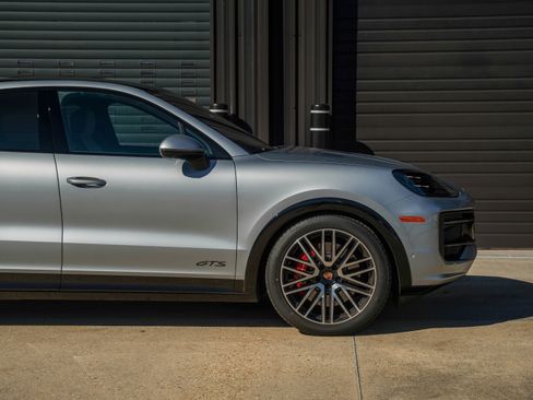 Used 2026 Porsche Cayenne GTS image 15