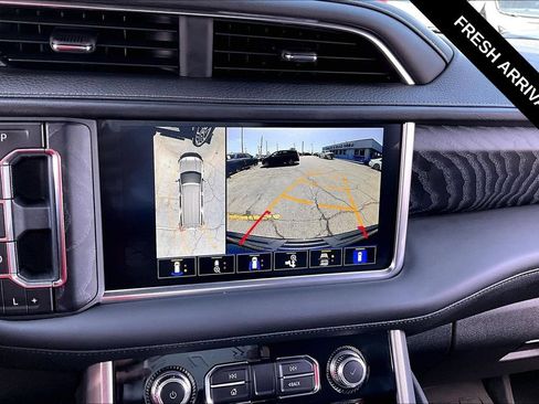Used 2024 GMC Yukon Denali AWD/4WD image 10