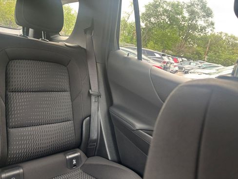 Used 2025 Chevrolet Equinox LT FWD image 36