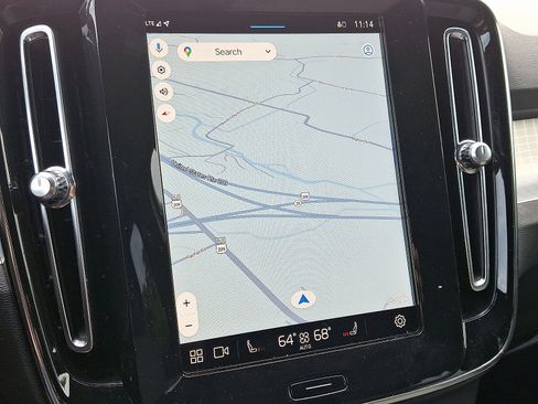 Certified 2025 Volvo XC40 B5 Core image 16