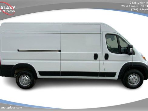 Used 2025 RAM ProMaster 3500 w/ Convenience Group FWD image 4