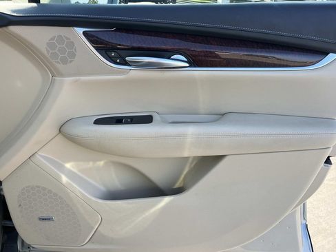 Used 2017 Cadillac XT5 Luxury w/ Driver Awareness Package FWD image 25