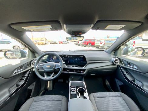 New 2026 Chevrolet Equinox LT w/ Safety and Technology Package FWD image 31