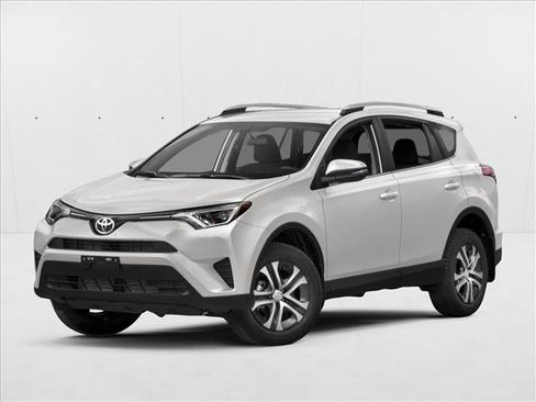 Used 2017 Toyota RAV4 LE FWD image 1