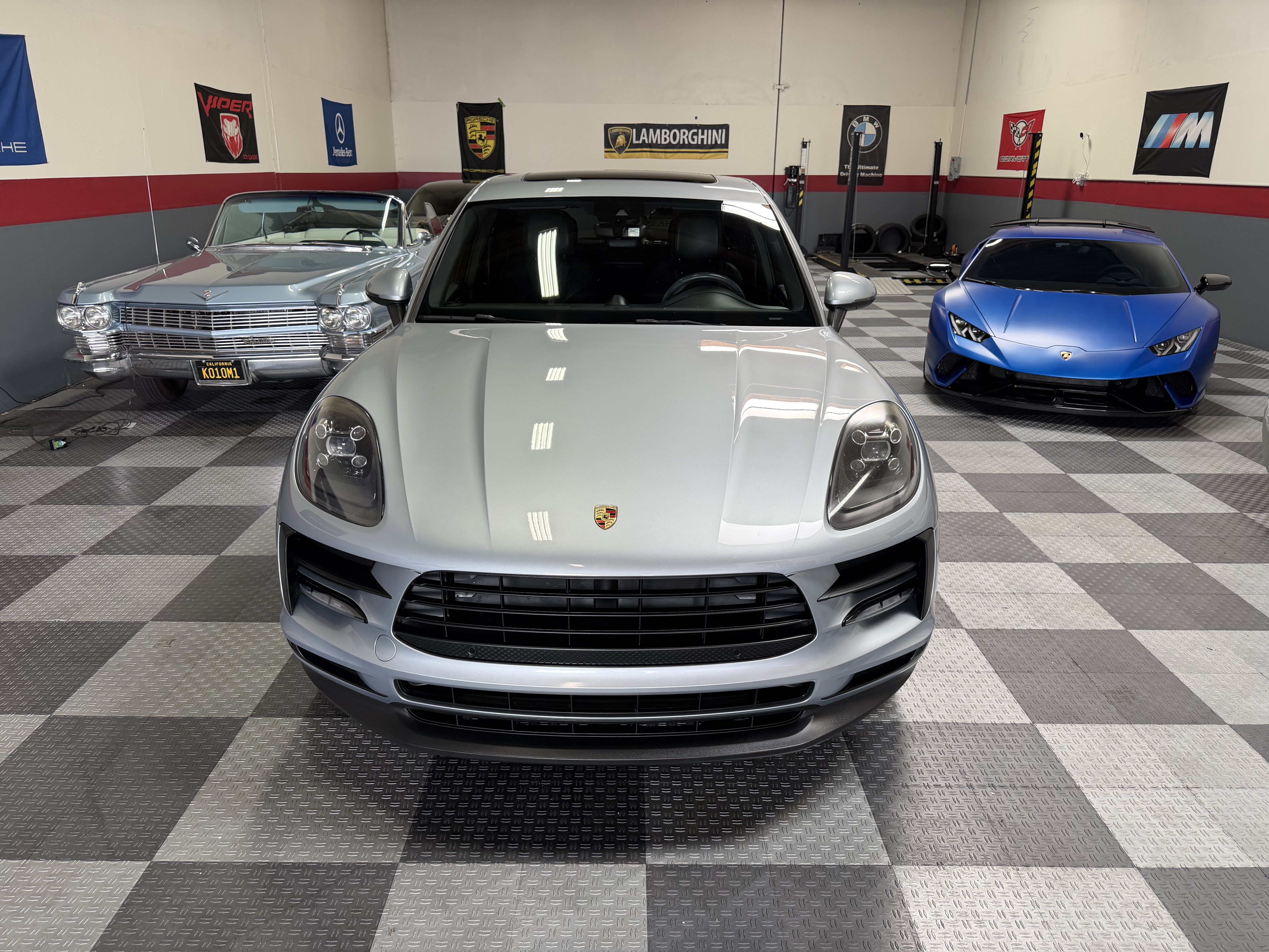 Used 2020 Porsche Macan AWD/4WD image 1