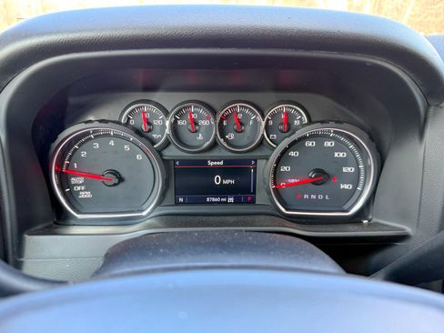 Used 2019 Chevrolet Silverado 1500 LT Trail Boss image 40