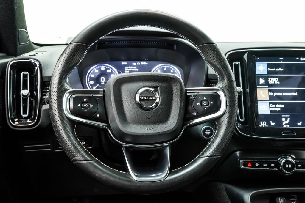 Used 2021 Volvo XC40 T5 R-Design w/ Protection Package Premier AWD/4WD image 24