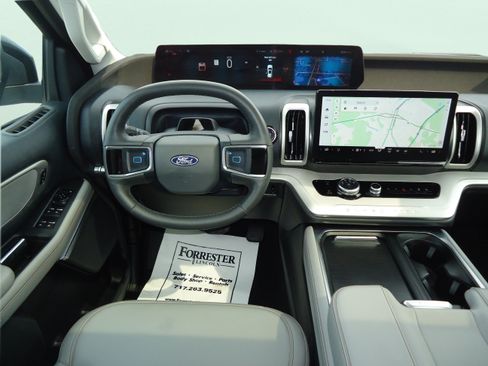 Used 2025 Ford Expedition Max Active AWD/4WD image 12