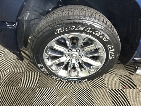 Used 2024 RAM 1500 Laramie AWD/4WD image 11